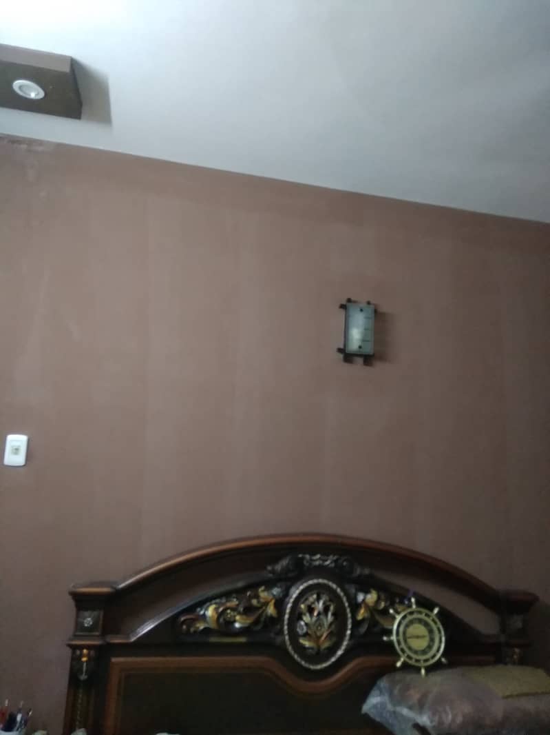 Urgent Sale 5 Rooms Apartment in Gulshan-e-Iqbal, Block-10 3