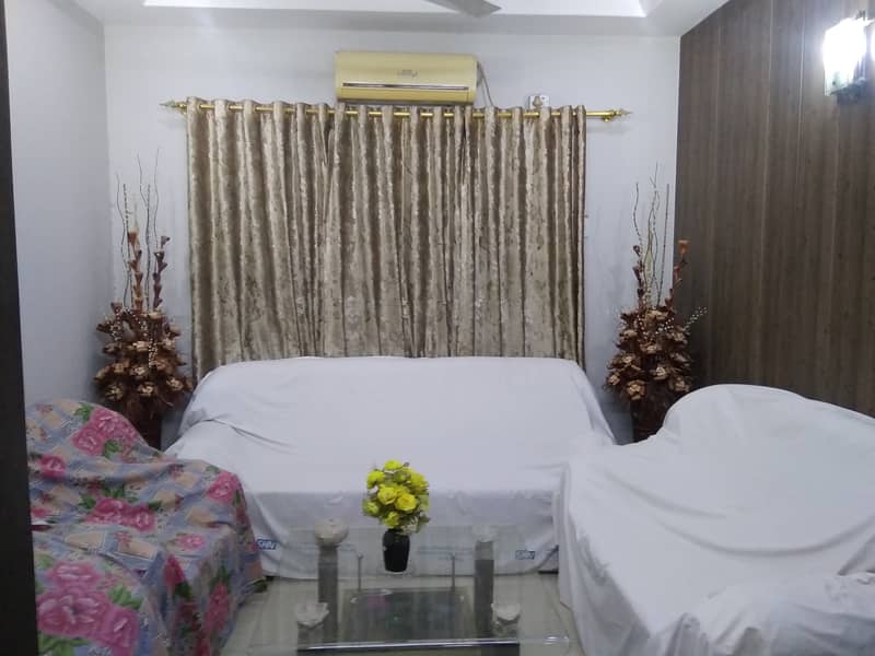 Urgent Sale 5 Rooms Apartment in Gulshan-e-Iqbal, Block-10 8