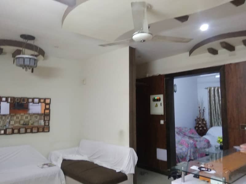 Urgent Sale 5 Rooms Apartment in Gulshan-e-Iqbal, Block-10 9