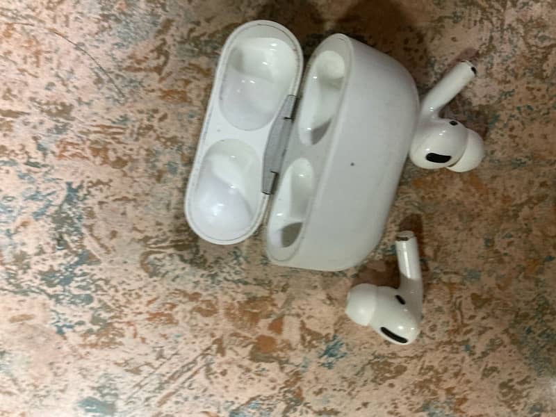 Apple Airpods pro 4