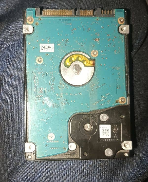 Toshiba Disk Drive ( MQ01ACF050 ) 1