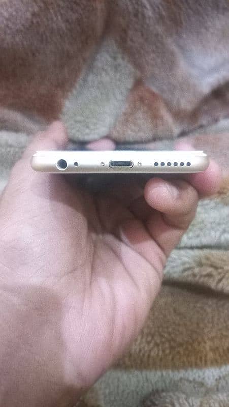 iphone 6 new condition 10/10  battery health 99% 4