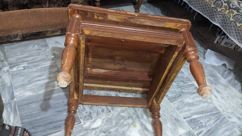 urgent sale wooden table 4