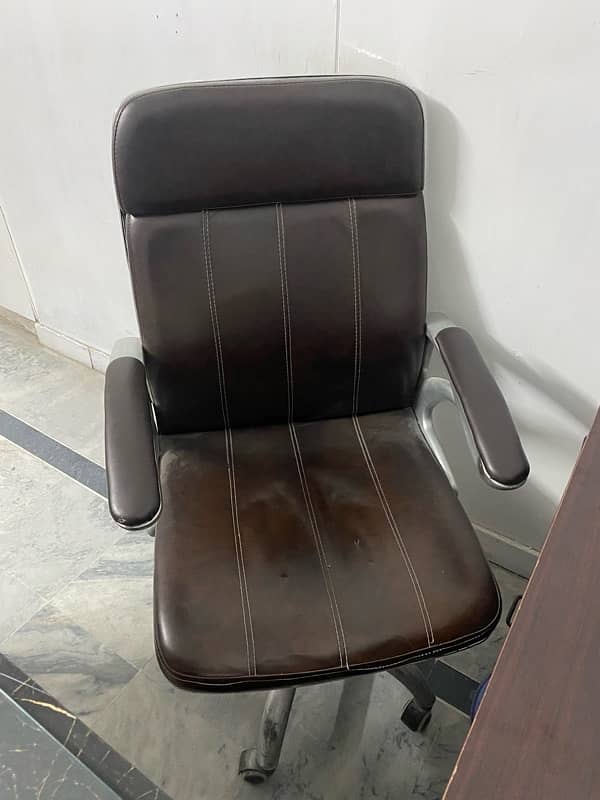 2 Office Chairs in Used Conditon 0