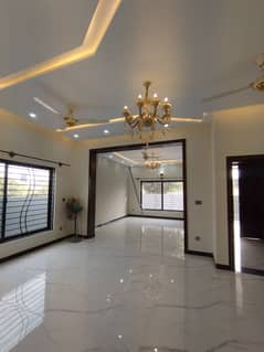 1 Kanal upper portion available for Rent in DHA Phase 5 mear to Park