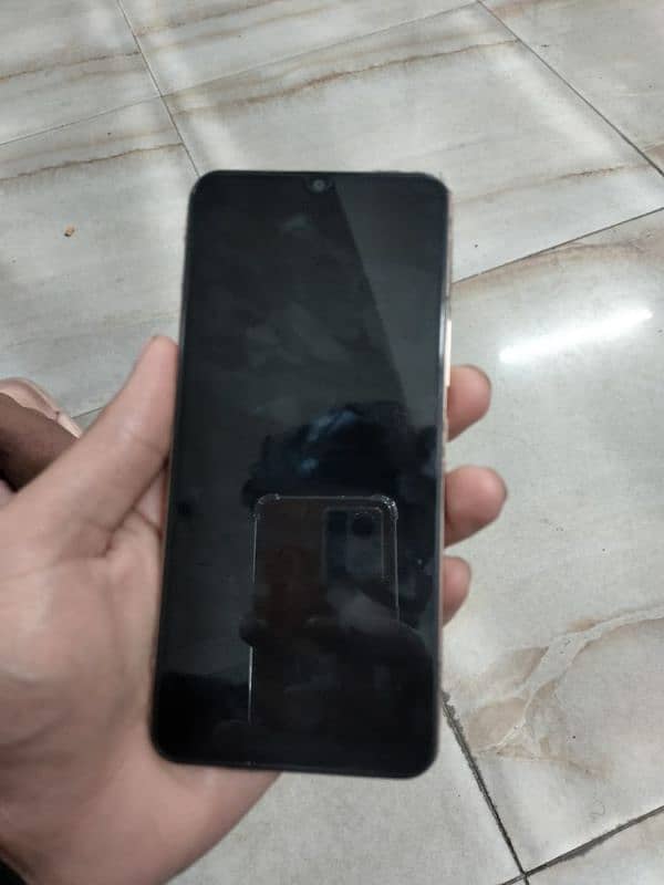 Vivo y17s 4