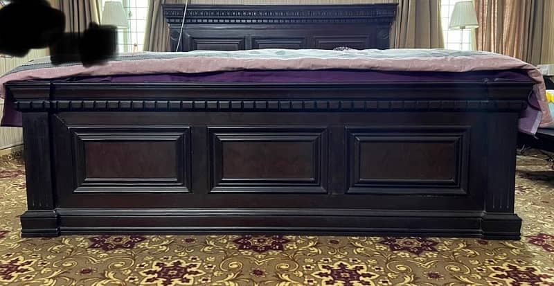 Queen Wooden Bed Set (General Furniture) 1