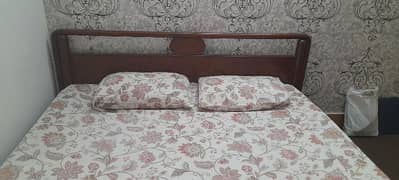 Bed for sale(King size) WITH MATTRESS