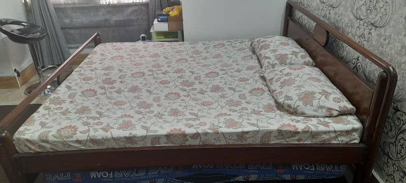 Bed for sale(King size) WITH MATTRESS 6