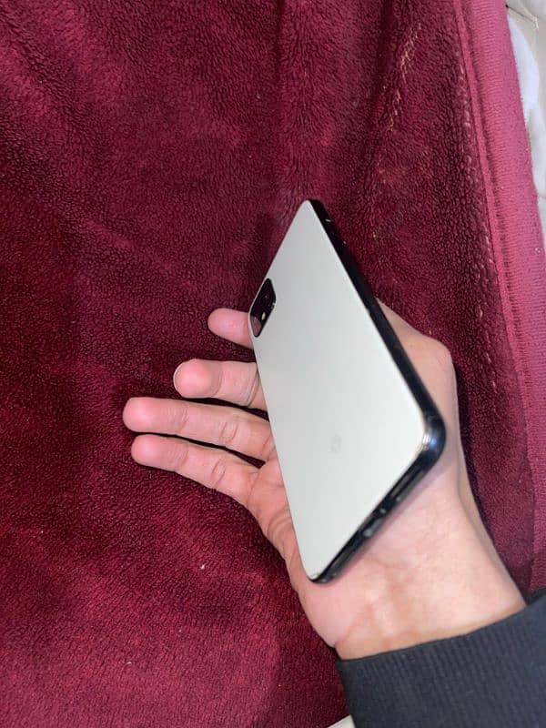 Google Pixel 4XL ( Non Pta ) with Box and Charger 2