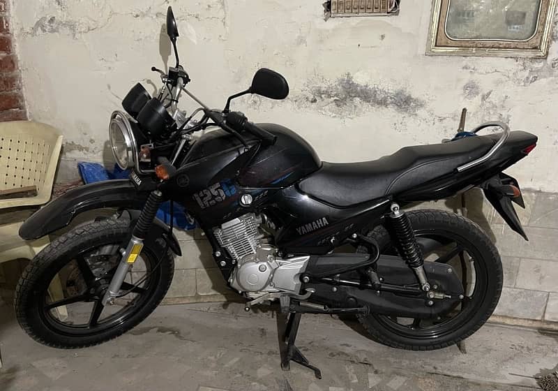 Yamaha YBR 125 G 2022 3