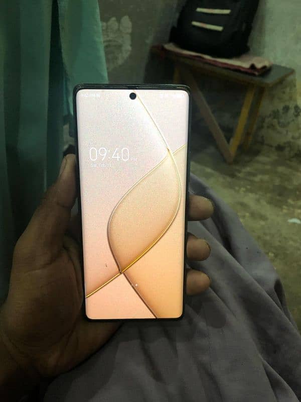 All oky ha model TECNO spark 20pro plus ha koi flt nhi just 4 month a 4