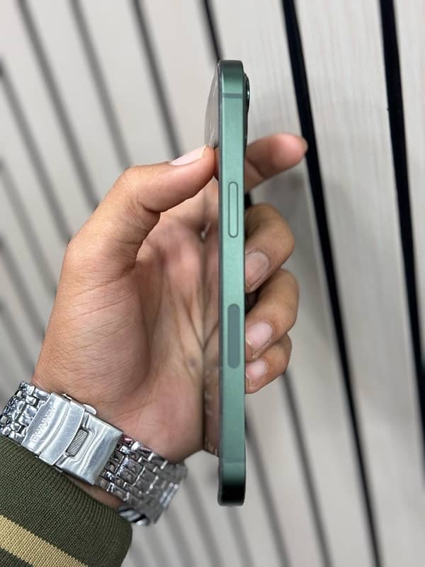 Iphone 13 jv 128 gb 99 health water pack green colour 3