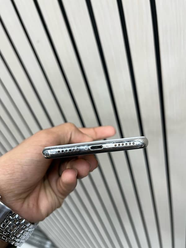 Iphone x PTA Approved white colour 10/9 water pack 3