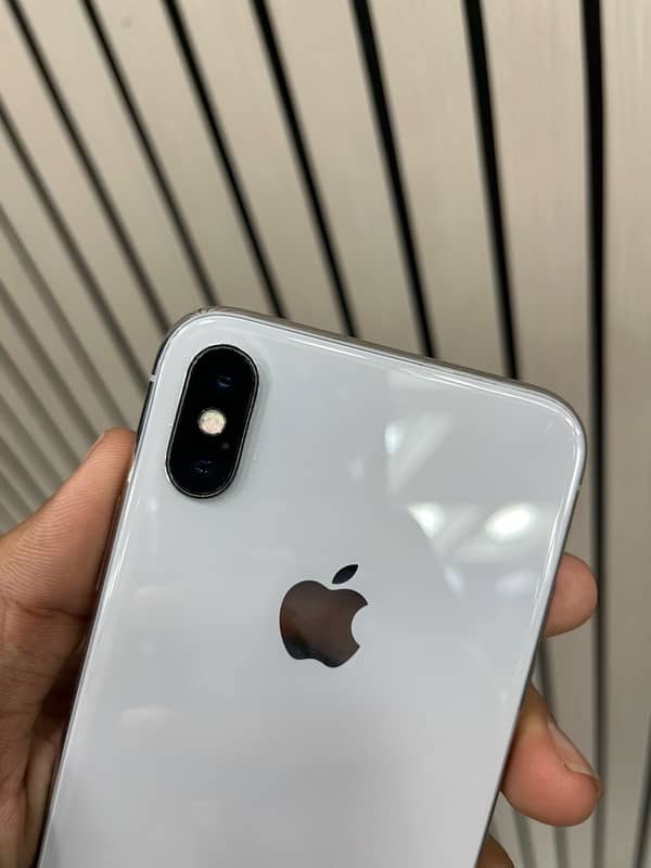 Iphone x PTA Approved white colour 10/9 water pack 7