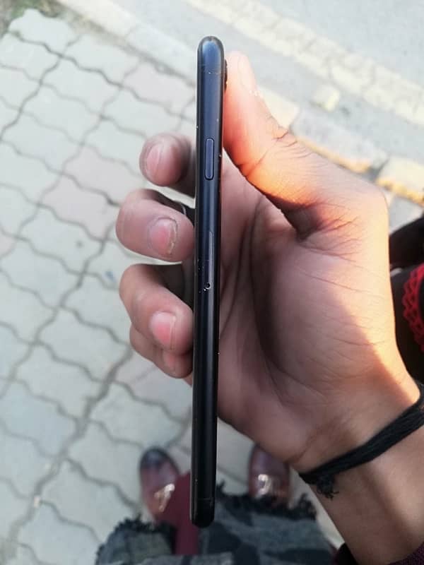 Iphone 7  32Gb Non pta watar pack hai all okay 6