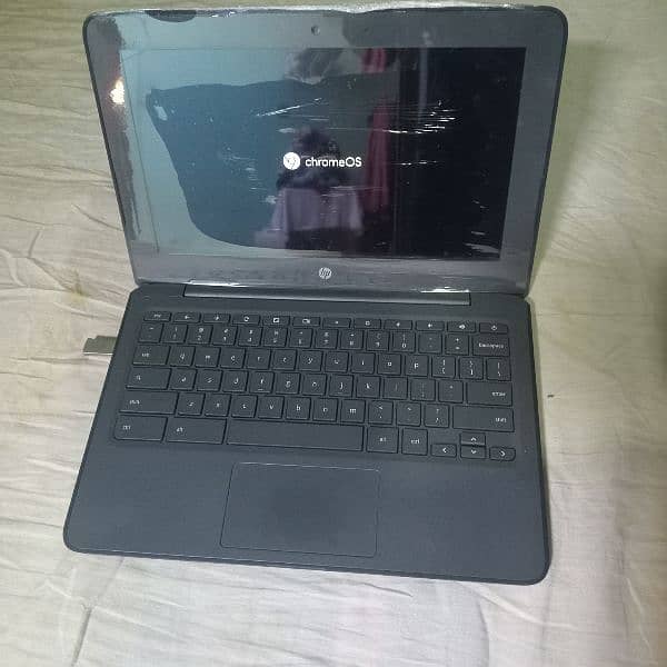 chrome Os leptop in good condition 1