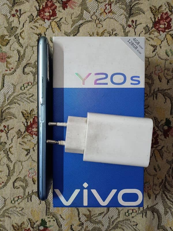 vivo y20s. 4/128 4