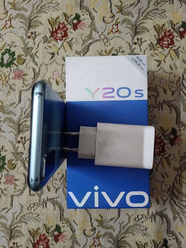 vivo y20s. 4/128 6