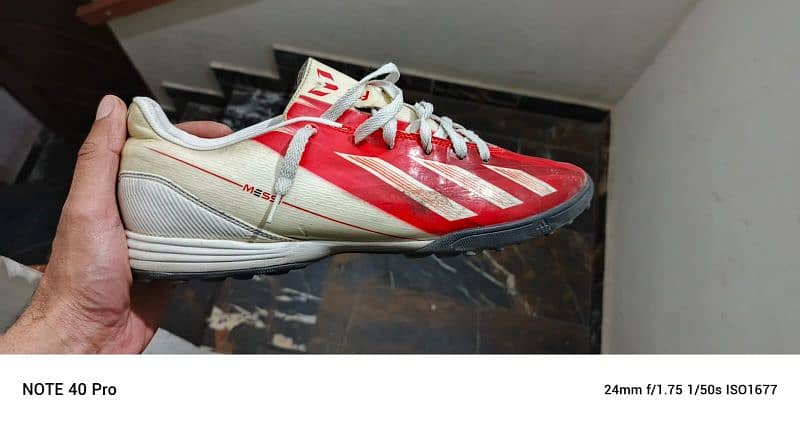 addidas original imported gripper size 11.5 bht achi condition mai hy 0