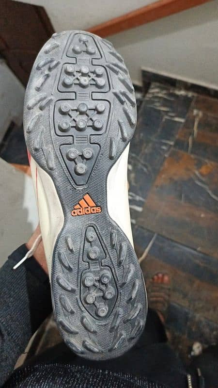 addidas original imported gripper size 11.5 bht achi condition mai hy 3