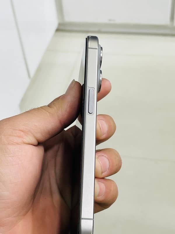 Iphone 15 pro tantium colour 128Gb Pta approved 2