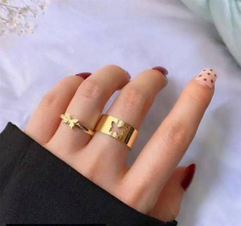 Trendy Couple rings 1