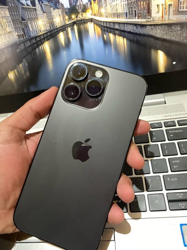 IPhone 14 pro max 5