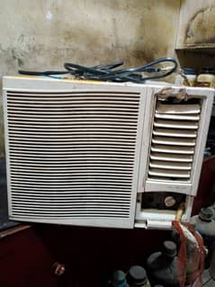 WINDOW A/C 10/9 CONDITION BAKI ALL Ok MY CONTACT INFO:03147967018