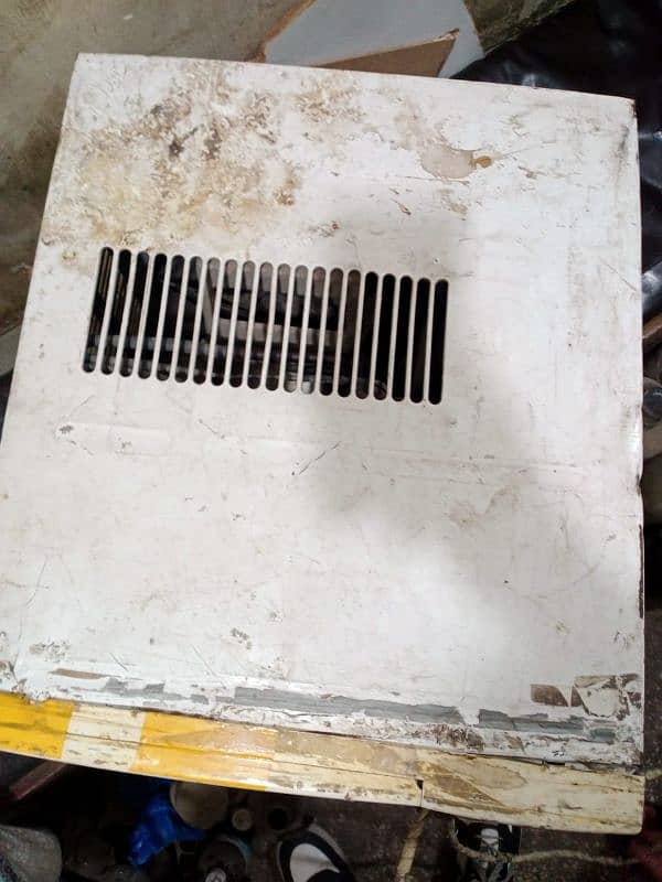 WINDOW A/C 10/9 CONDITION BAKI ALL Ok MY CONTACT INFO:03147967018 2