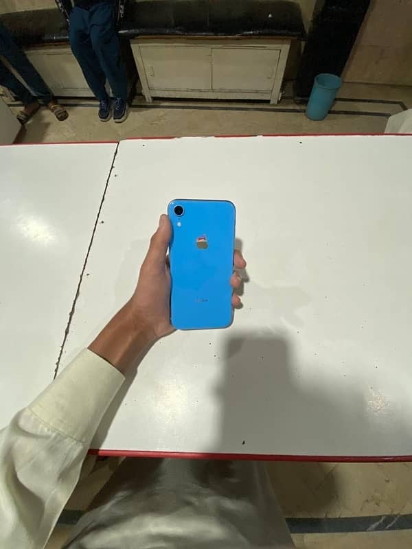 iPhone XR jv 64 gb 7