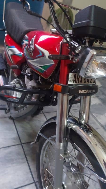 Honda CG125 Red 11