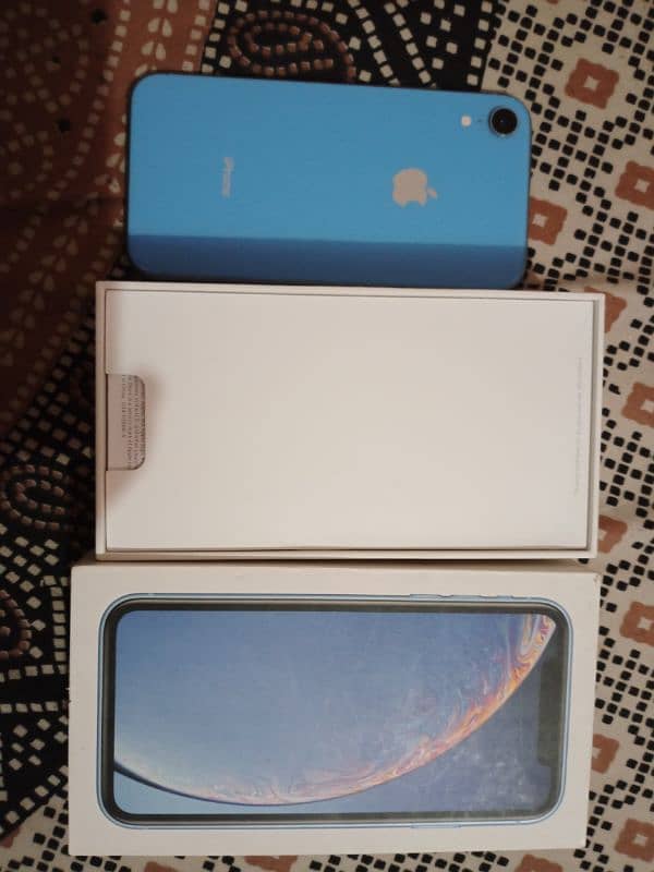 iphone XR 64 GB pta approved 6