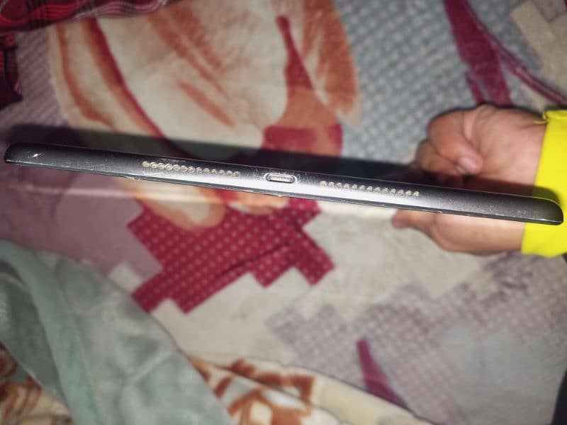 APPLE IPAD 7TH GENERATION 4