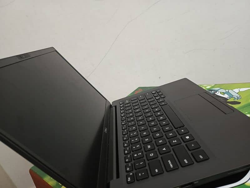 Dell Latitude Laptop in Excellent Condition 1