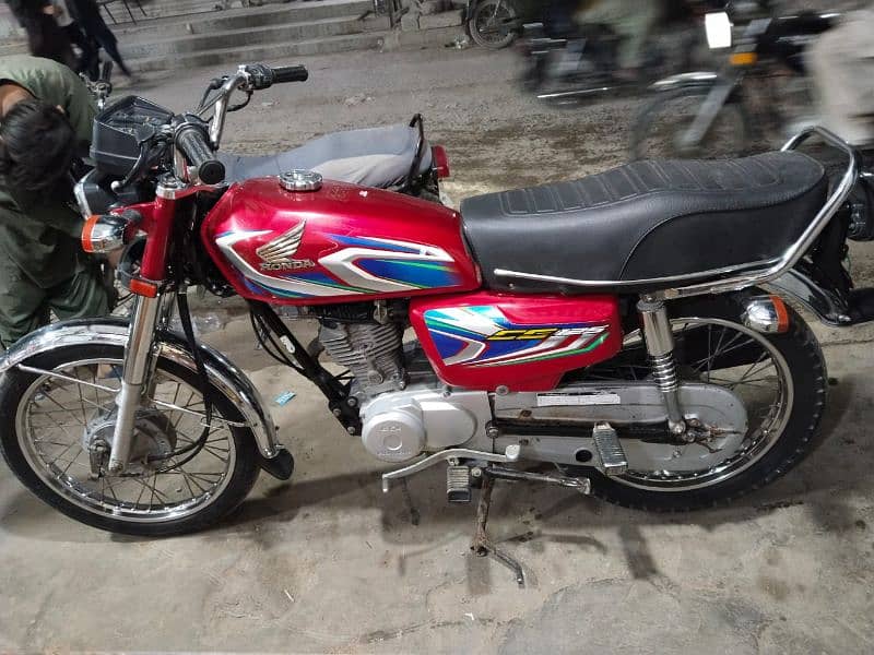 HoNda 125 12