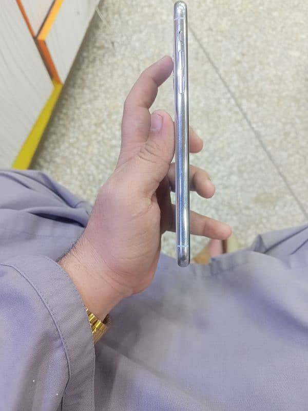 Iphone 11 pro max Pta Approved 2