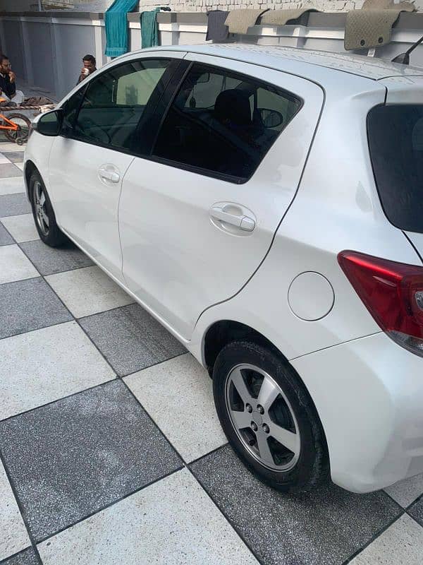 Toyota Vitz 2014 4