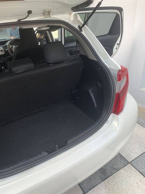 Toyota Vitz 2014 16