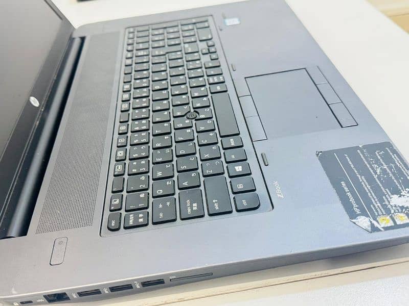 HP ZBook 0