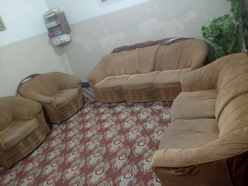 7 seater Sofa Set urgent sale in good condition 1