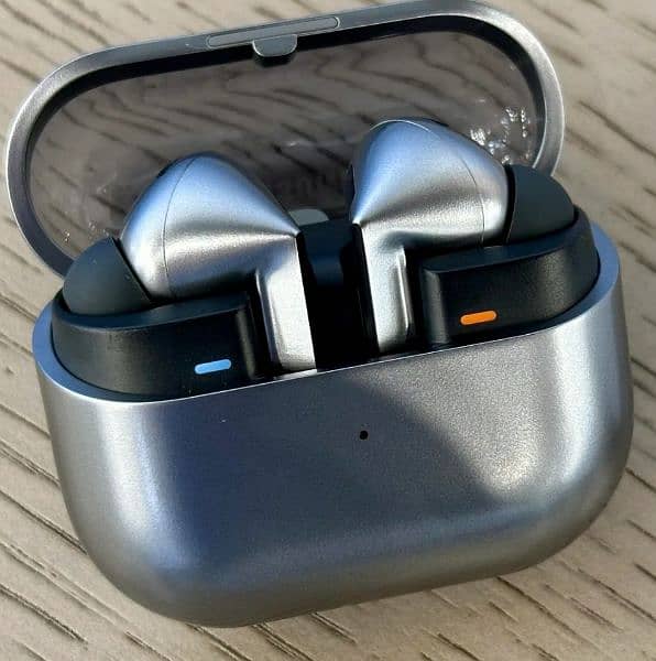 Samsung Galaxy Buds 3 Pro 0