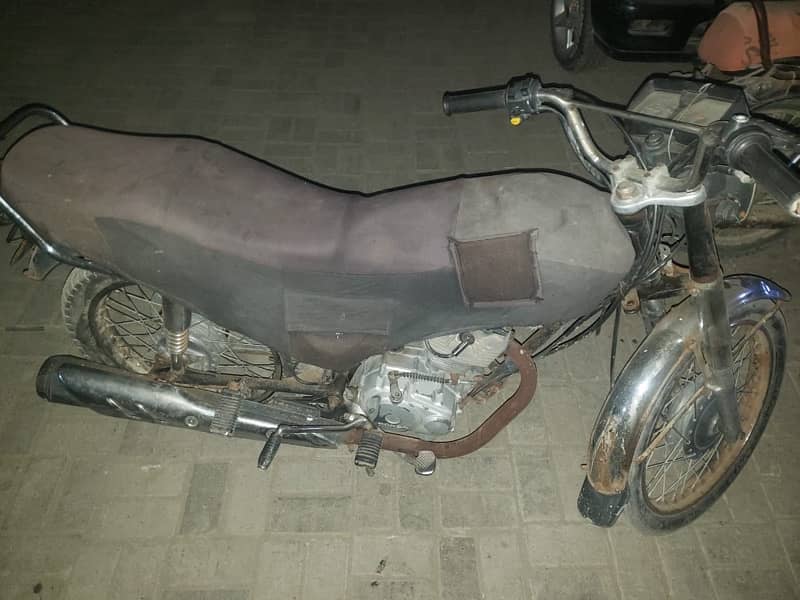 Honda 125 2015 nut to nut geniune 1