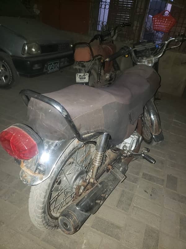 Honda 125 2015 nut to nut geniune 2