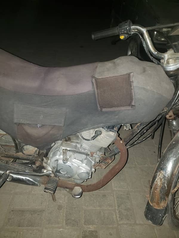 Honda 125 2015 nut to nut geniune 4