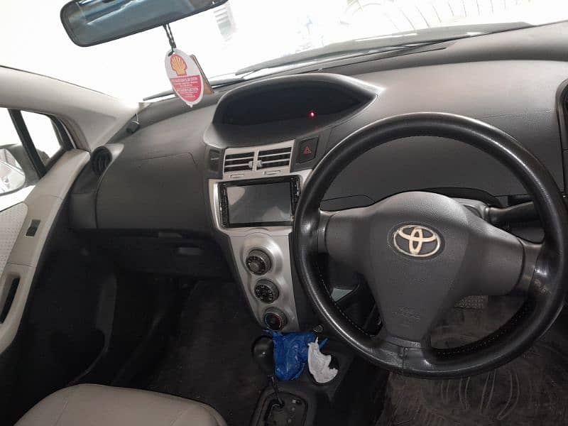 Toyota Vitz 2010 8