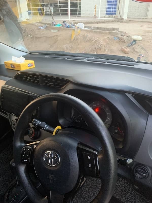 Toyota Vitz 2014 11