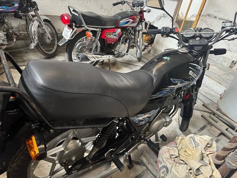 Suzuki 150 Special Edition in good condition 4