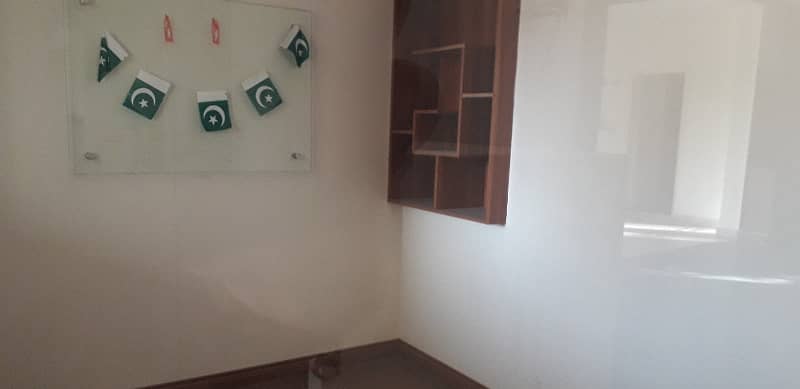 Gulberg 3 - Block H Lower Portion Sized 1 Kanal For rent 2