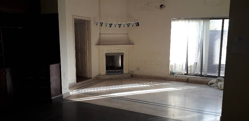 Gulberg 3 - Block H Lower Portion Sized 1 Kanal For rent 0